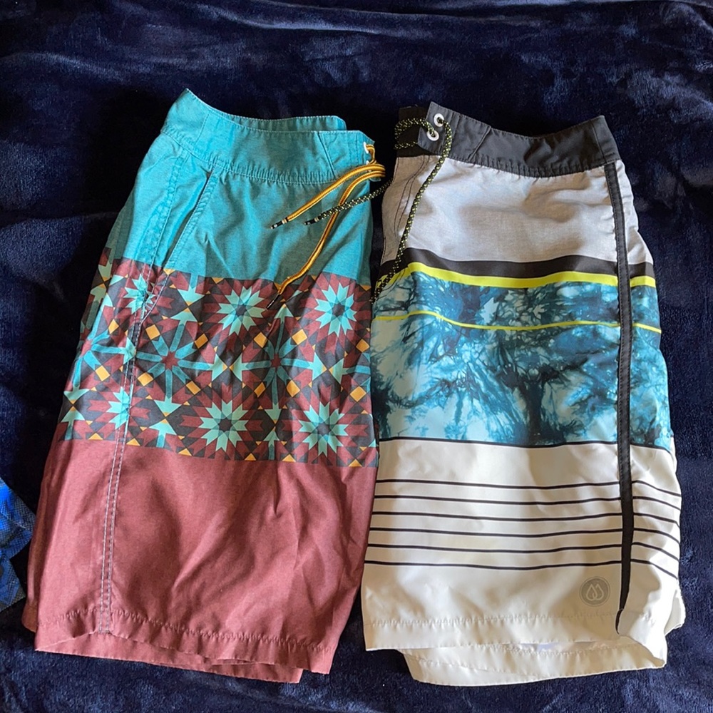 Free world 32 swim trunks